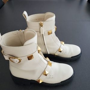 Valentino Garavani Roman Rockstud Combat Ankle Boots, Light Ivory